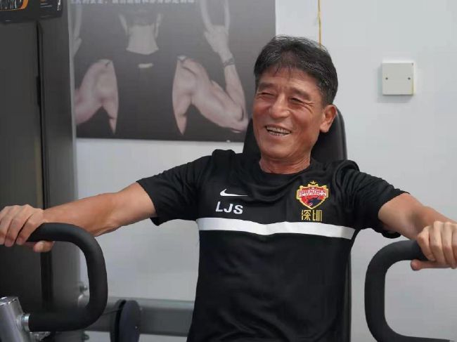 恨恨撸