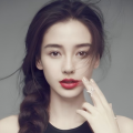脱了她裙子摸进她的内裤亲吻